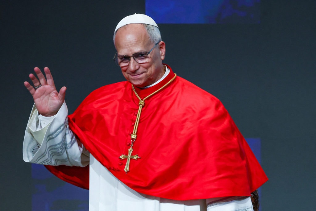 Trump clashes with Pope Leo, who vows to continue speaking out against war Short Headline: Pope Leo vows to continue speaking out after Trump clash